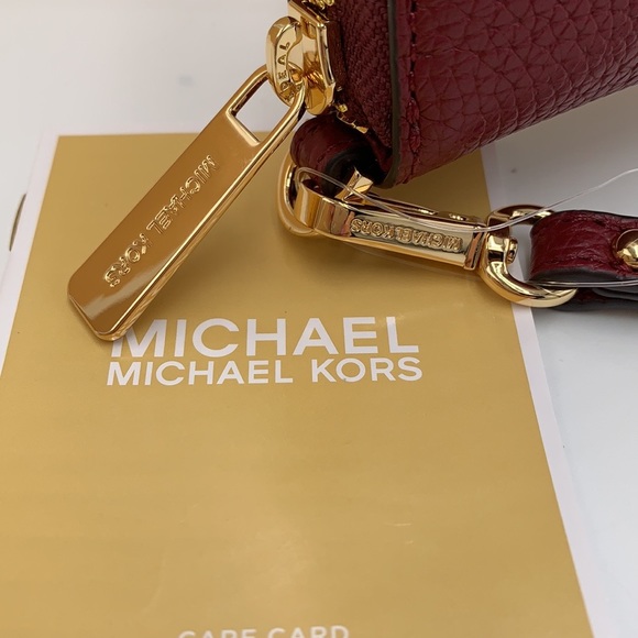 MICHAEL KORS
Leather Continental Wristlet Phone Case Wallet
Oxblood
NWT - Picture 15 of 16